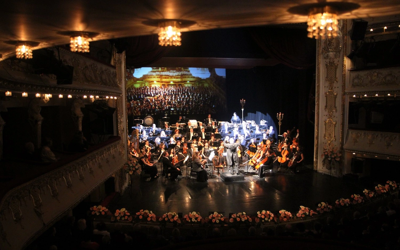 Újévi koncert a színházban